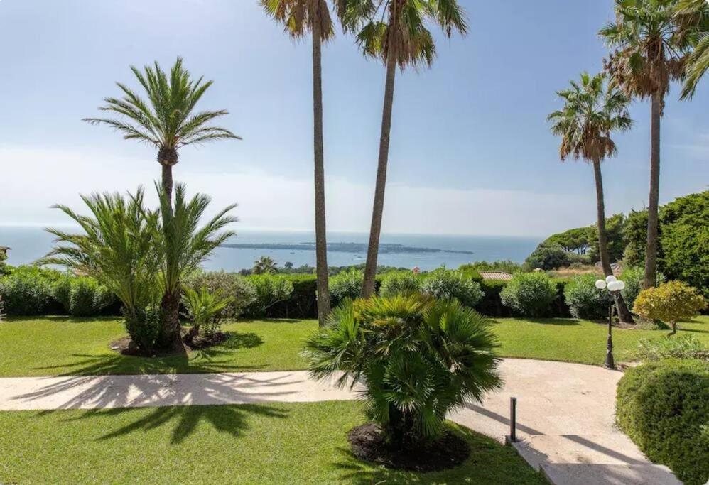 Le Castel Rose Super Cannes, Face Aux Iles De Lerins 발로리스 외부 사진